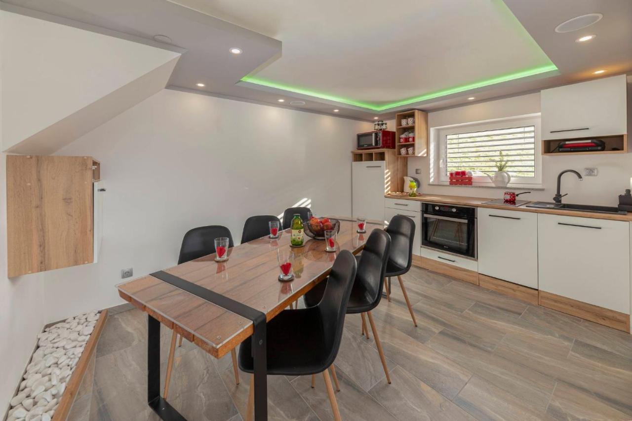 Holiday House Vikend 폴젤라 외부 사진